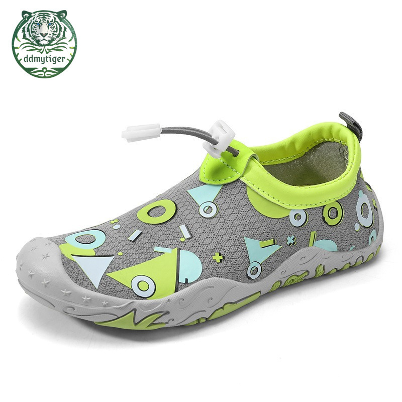 New Amphibious ddmytiger Children's Diving Outdoor Swimming and Floating Beach Creek Tracing Skincare Soft Shoes A