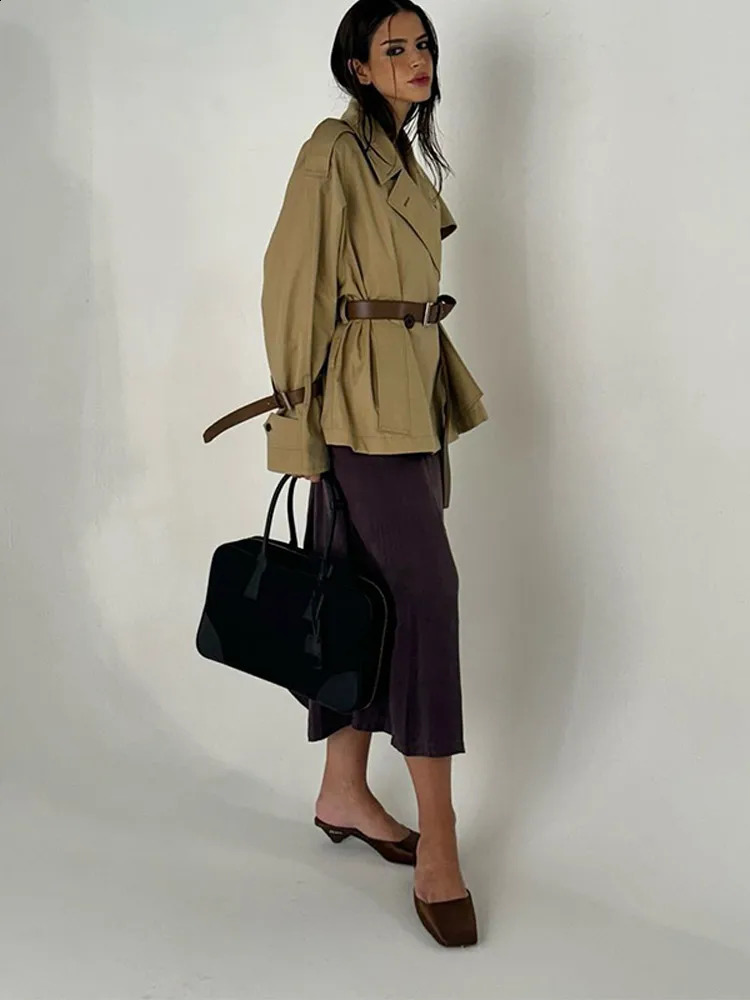 Autumn Women Khaki Double Breasted Cropped Windbreaker Female Casual Lapel Long Sleeve Coat 2024 Female High Streetwear 240919