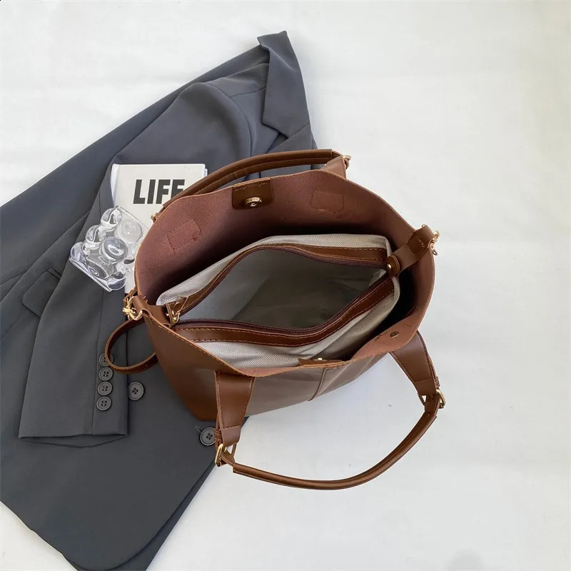 Vintage PU Leather Bucket Crossbody Bags Women Autumn Winter Fashion Solid Shoulder Bag Travel Handbags Female 240924