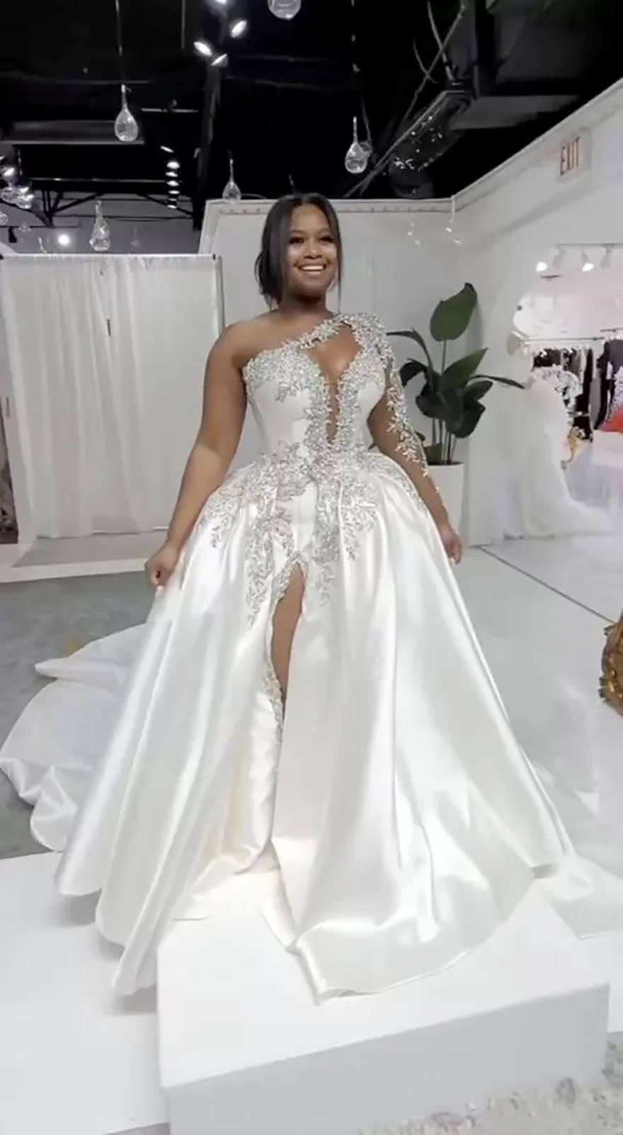 Plus Size Arabic Aso Ebi Luxurious Beaded Crystals Wedding Dress with detachable train Lace Mermaid Satin Bridal Gown Free shipping
