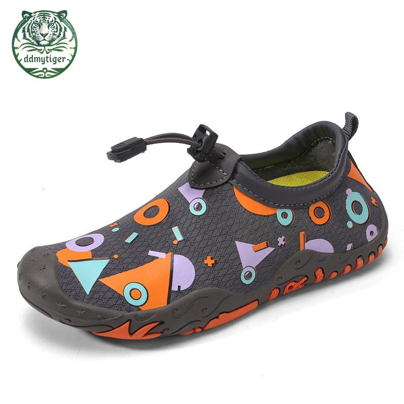 New Amphibious ddmytiger Children's Diving Outdoor Swimming and Floating Beach Creek Tracing Skincare Soft Shoes A