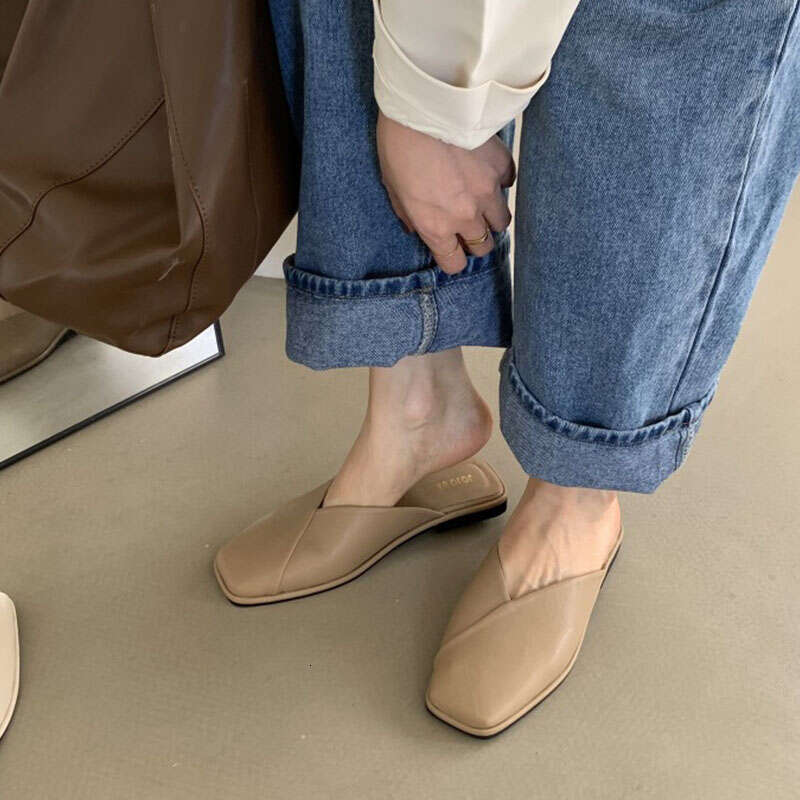 Half Drag Slippers Square Flat Toe Sandals 2025 Designer/Trend Outside Wear Casual Soft Bottom Mules Low Heel Sapatos Femininos