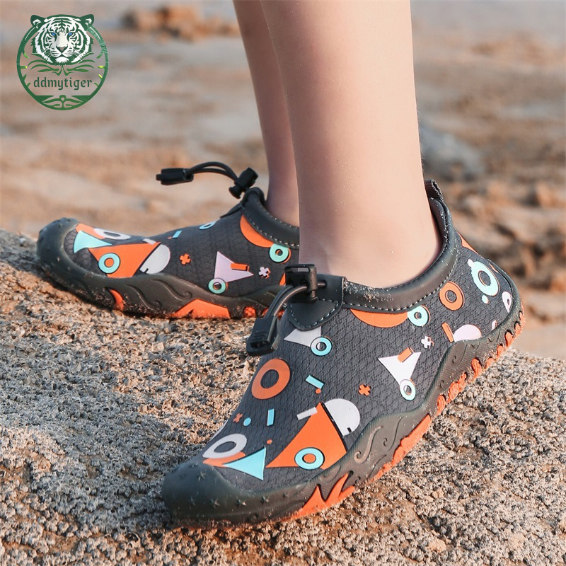 New Amphibious ddmytiger Children's Diving Outdoor Swimming and Floating Beach Creek Tracing Skincare Soft Shoes A
