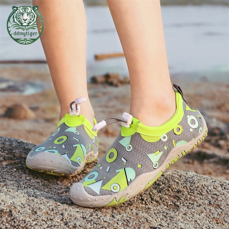 New Amphibious ddmytiger Children's Diving Outdoor Swimming and Floating Beach Creek Tracing Skincare Soft Shoes A