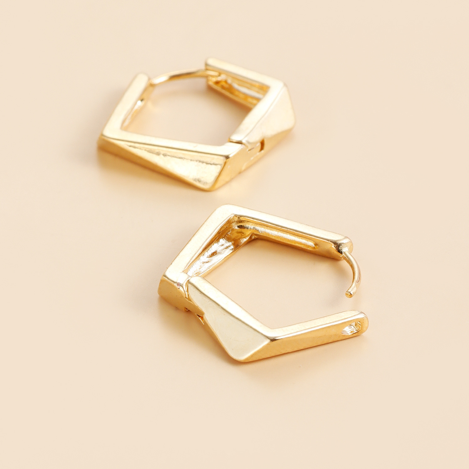 Geometric Irregular Design Multipoint Metal Earrings for Daily Wear Gold Plated Stainless Steel Hoop Earrings Modern Women's Earring Jewelry 2025