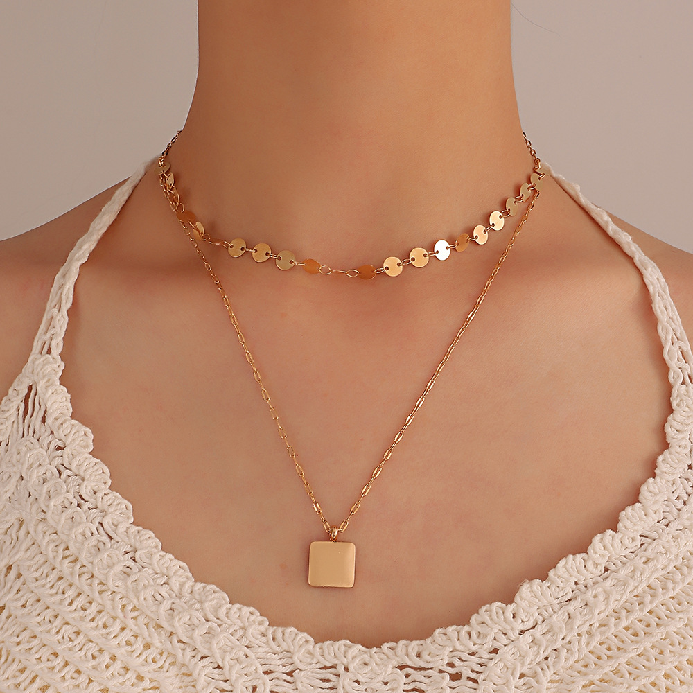 Stylish European American Ins Chain with Bohemian Metal Disk Pendants for Modern Jewelry Enthusiasts