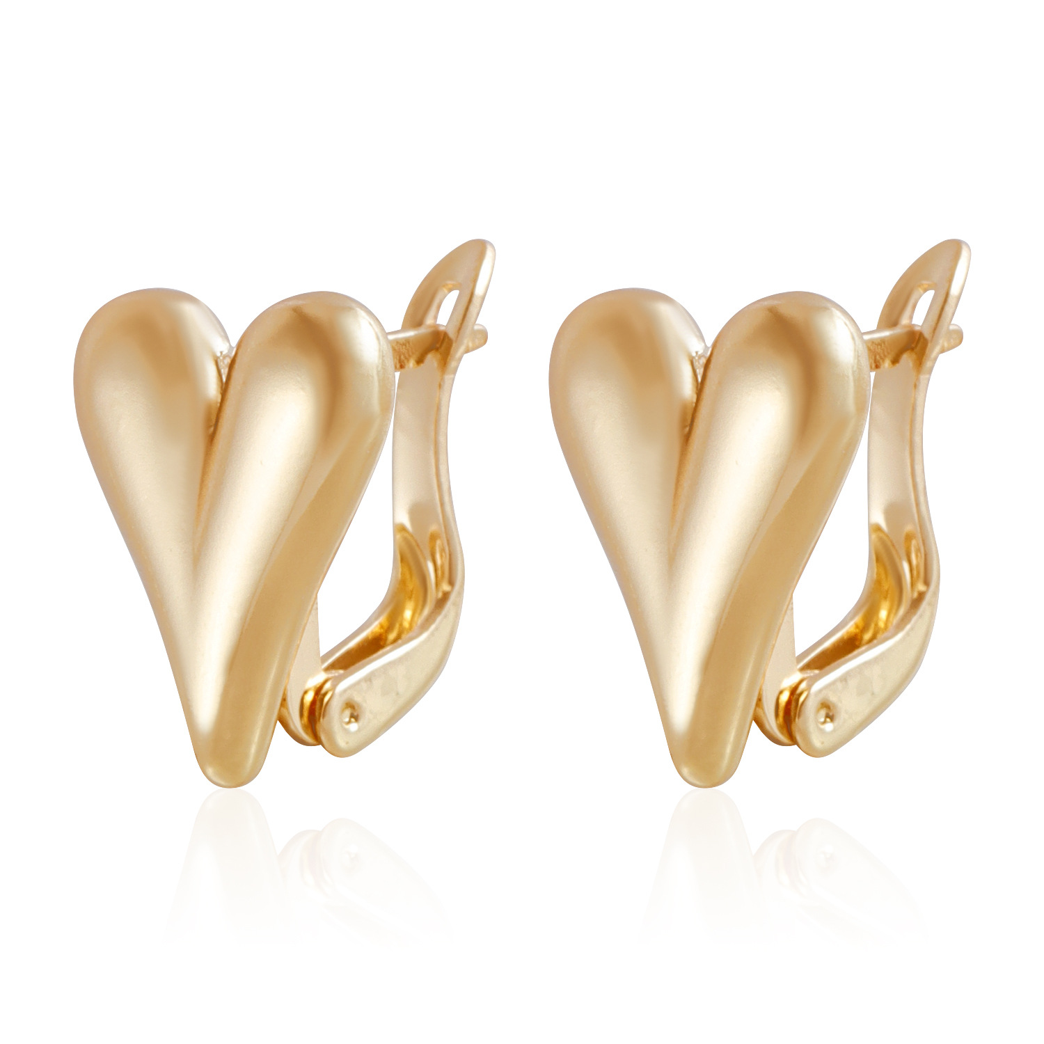 Elegant Heart-Shaped Stud Earrings for Women Chic Fashion Accessory Y2K Heart Stud Earrings Gold Plated Silver Color Zinc Alloy Jewelry Party Vintage 