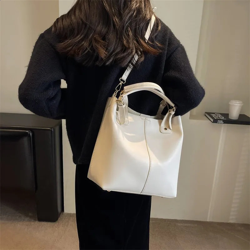 Vintage PU Leather Bucket Crossbody Bags Women Autumn Winter Fashion Solid Shoulder Bag Travel Handbags Female 240924