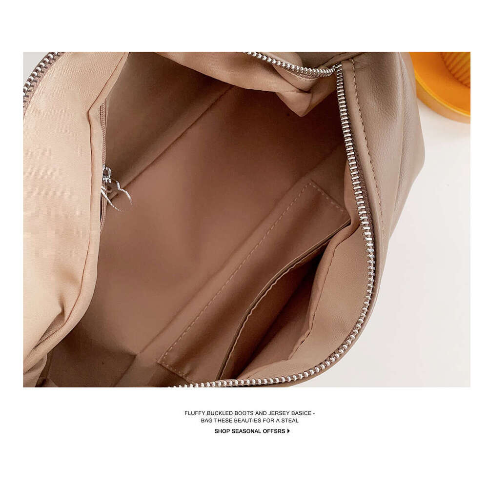 Design Fashionable Armpit Pleated Cloud Shoulder for Glossy Split Cow Leather Women Crossbody Bag Laziness Purse