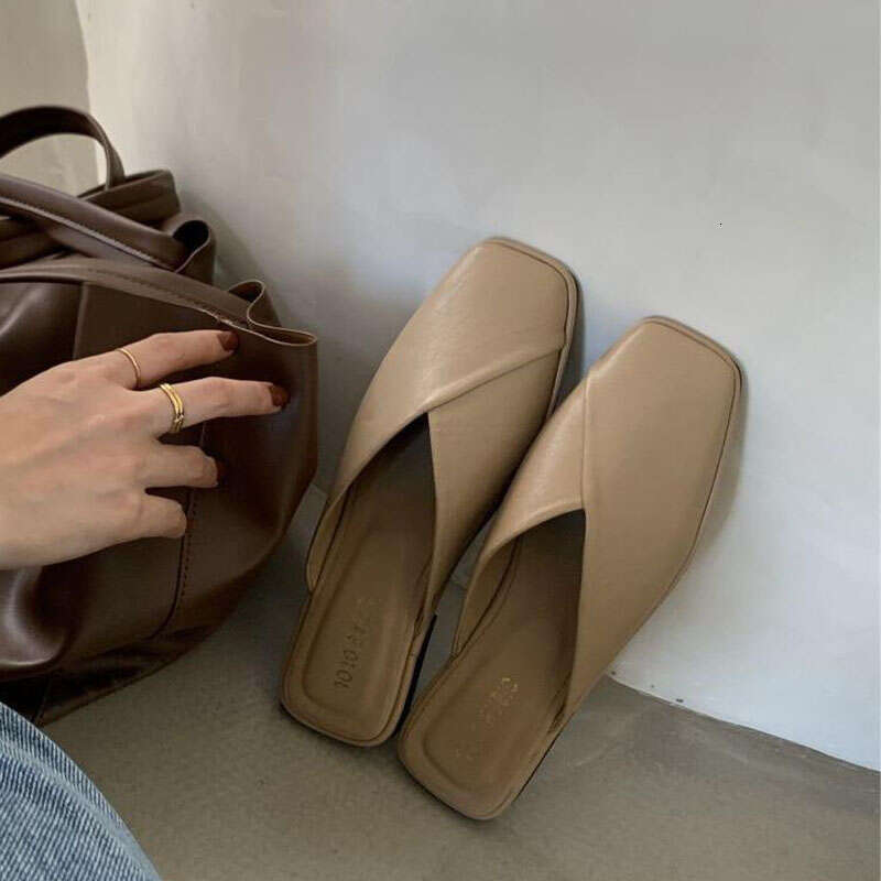 Half Drag Slippers Square Flat Toe Sandals 2025 Designer/Trend Outside Wear Casual Soft Bottom Mules Low Heel Sapatos Femininos