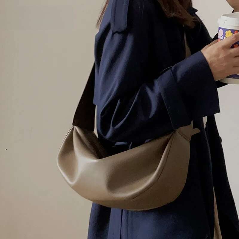Design Fashionable Armpit Pleated Cloud Shoulder for Glossy Split Cow Leather Women Crossbody Bag Laziness Purse