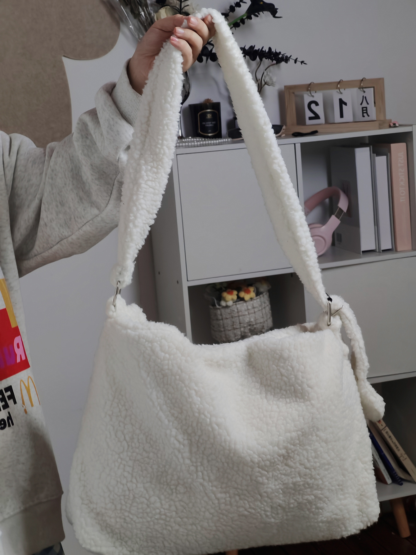 Hairy underarm bag women 2024 new fashion simple shoulder bag casual crossbody bag simple solid color handbag