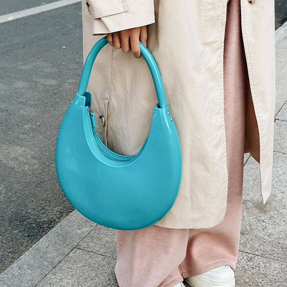 Candy colored jelly womens bag y half moon shoulder ner PVC handbag smooth beach armrest 240926