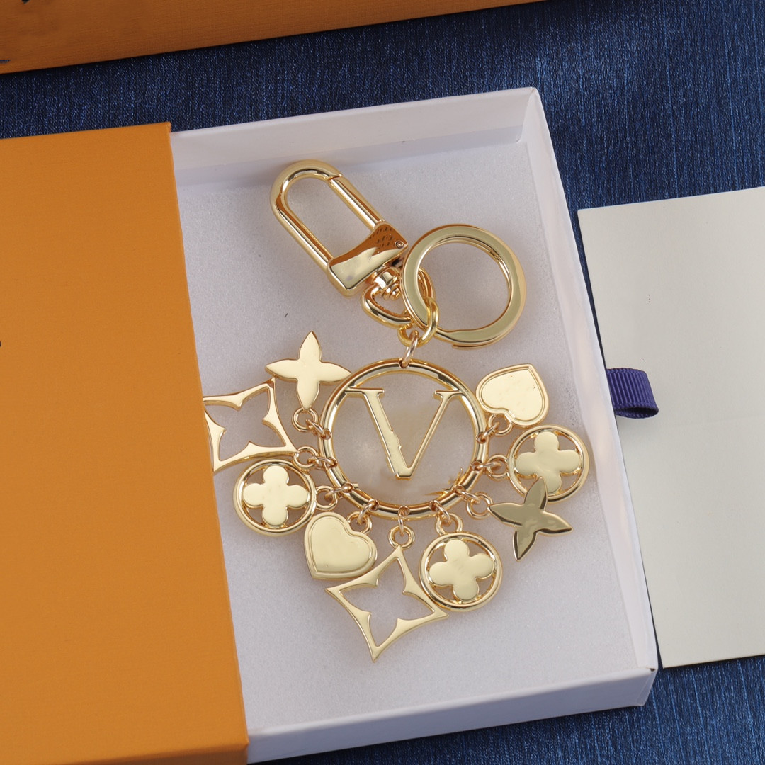Fashion Keychains Alloy Luxury designer Key chains Top Car Keychain Bag Hanging Machine Fashion Letter Keychain Supply