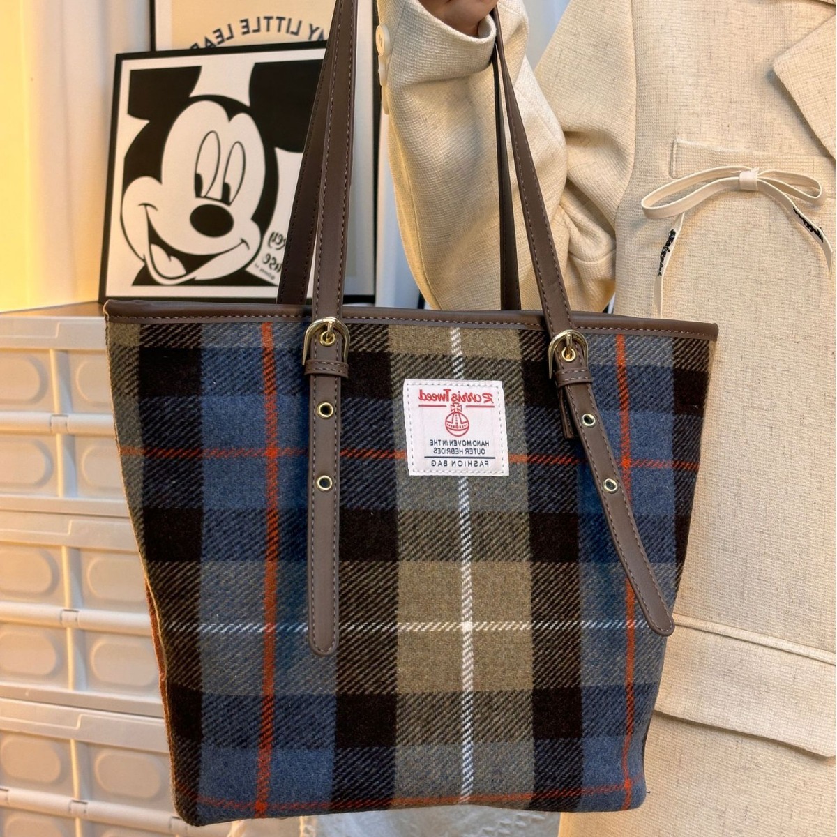 Woolen plaid large capacity Tote bag woman 2024 fall/winter new commuter medieval bag all vintage shoulder bag