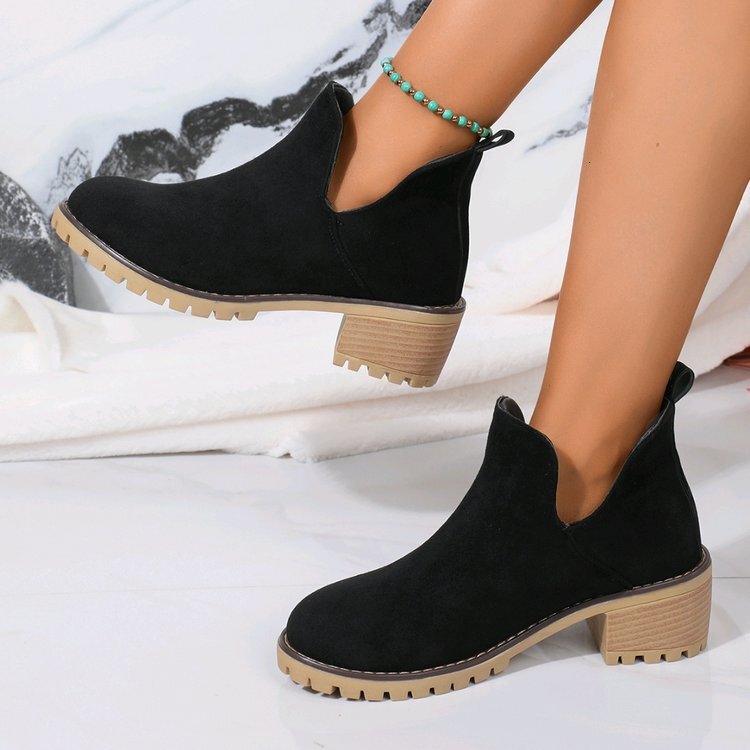 Large size thick heel women, 2024 autumn and winter new item, one foot Martin boots for women