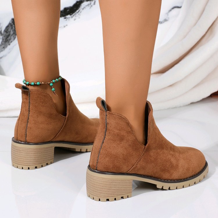 Large size thick heel women, 2024 autumn and winter new item, one foot Martin boots for women