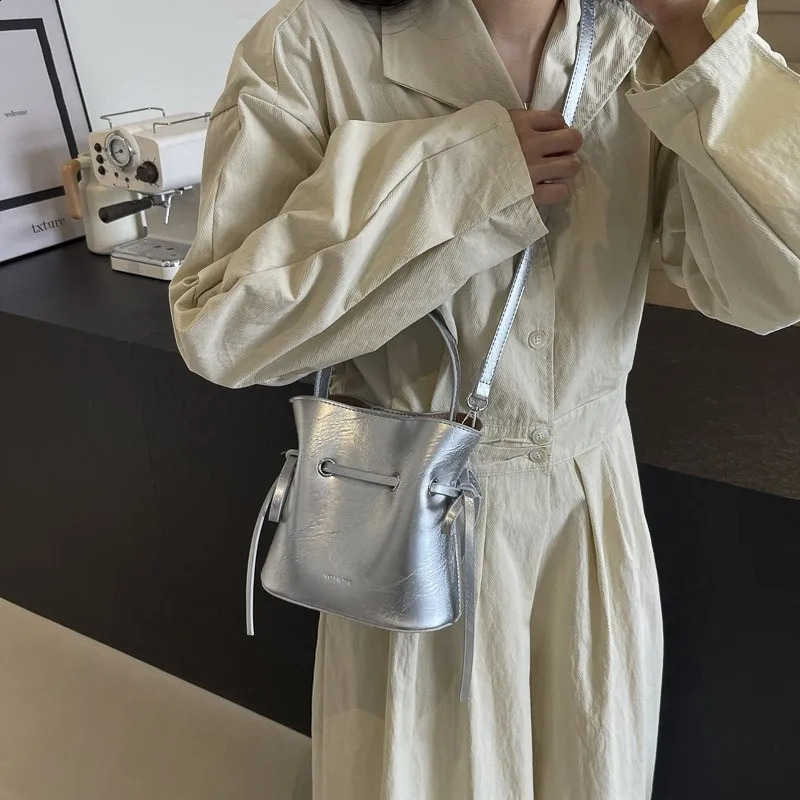 Mini Pu Leather Drawstring Crossbody Bags Women High Quality Silver Bucket Bag Shoulder Bags Korean Simple Handbags 240924