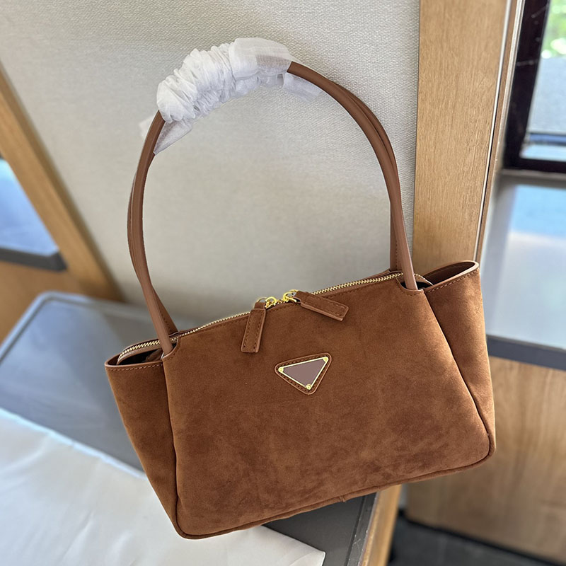 Designer bag luxurys Zipper Fashion Suede Hobo Armpit bag Shoulder Bag Half Moon Package Autumn and winter Crossbody Bag saddle bag Messenger Bag Fortune Bag 26m