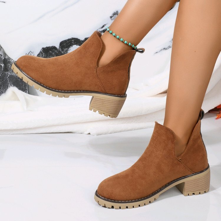 Large size thick heel women, 2024 autumn and winter new item, one foot Martin boots for women