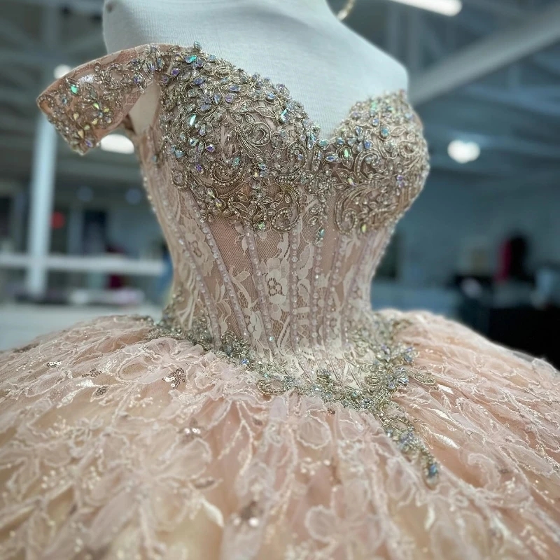Light Champagne Ball Gown Quinceanera Dresses Off The Shoulder Appliques Lace Crystal Beading Tull Corset Vestidos De 15 Anos Sweet 16 Dress