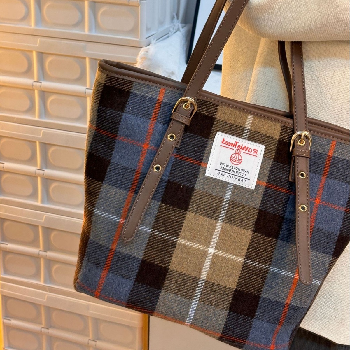 Woolen plaid large capacity Tote bag woman 2024 fall/winter new commuter medieval bag all vintage shoulder bag