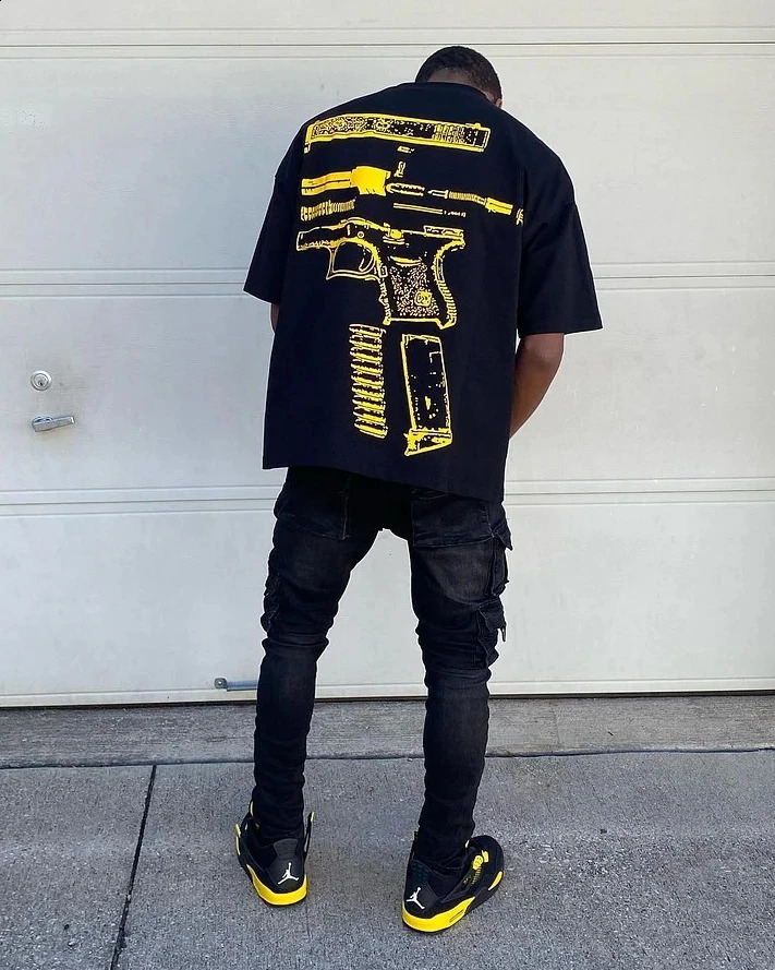 Streetwear Tshirt Y2K Tops Hip Hop Pistol Graphics Print Oversized T Shirt Mens Round Neck Cotton Short Sleeve Clothing 240929