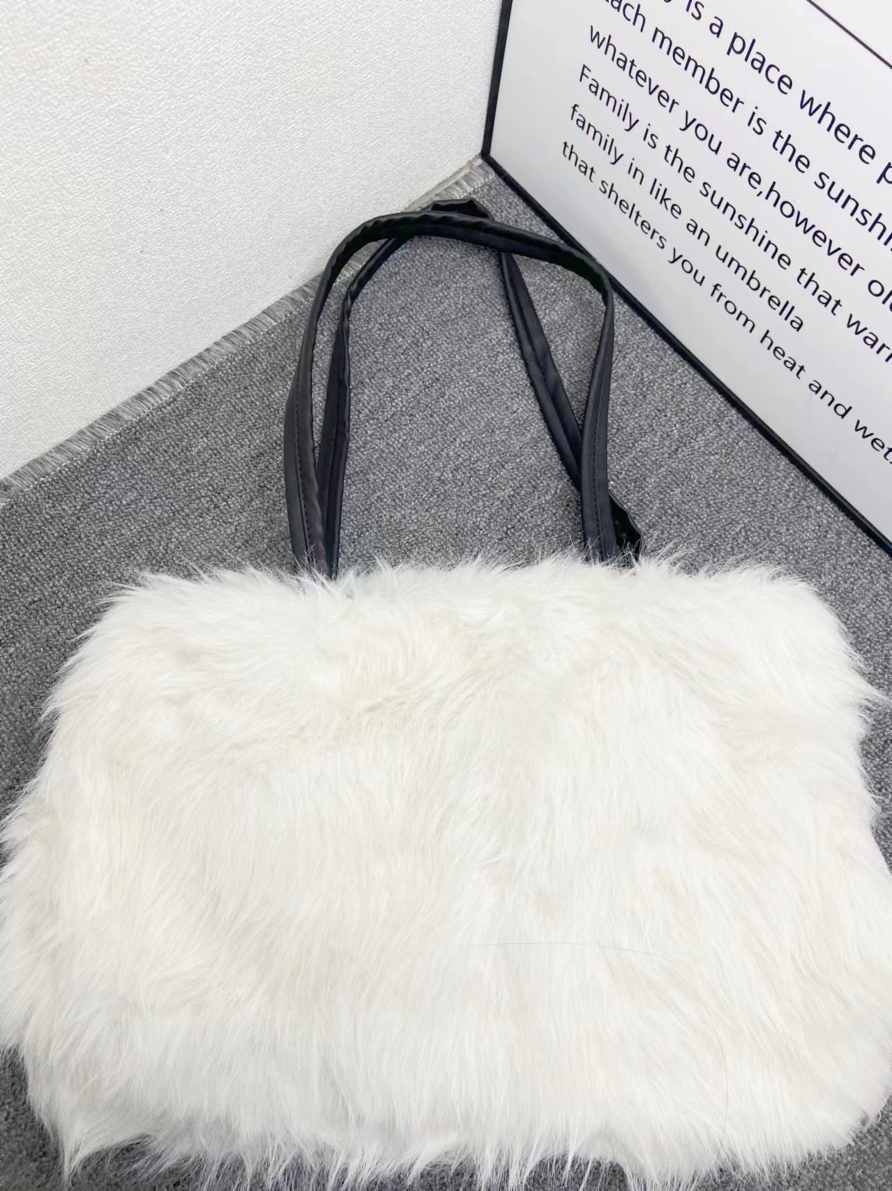 Large capacity mink hair shoulder bag women 2024 new plush simple texture handbag advanced sense Tote bag