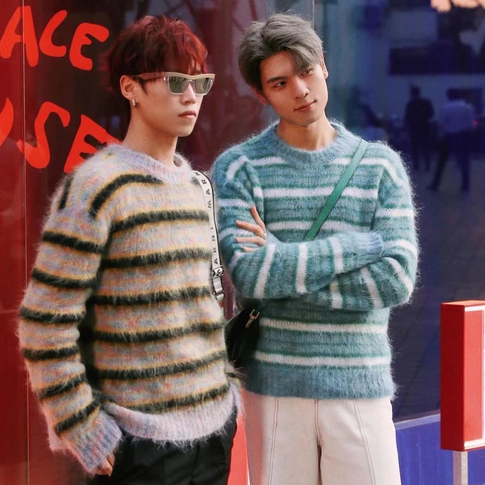 Korean fashion striped patch work Mohair knitted sweater retro mens oversized knitted sweater Y2k Harajuku womens round neck sweater 240924