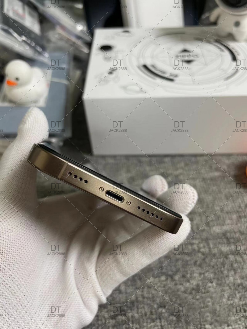 iPhone Original Unlocked iphone XR Covert to iphone 16 Pro Cellphone with 16 Pro Camera appearance 3GB RAM 64GB 128GB ROM Mobilephone,A+Excellent Cond