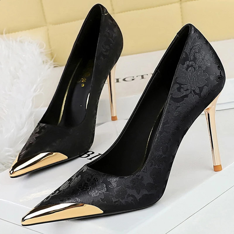 BIGTREE Shoes Metal Pointed End Women Pumps Silks Satins High Heels Ethnic Style Women Stilettos Heels 10 Cm Banquet High Heels 250120
