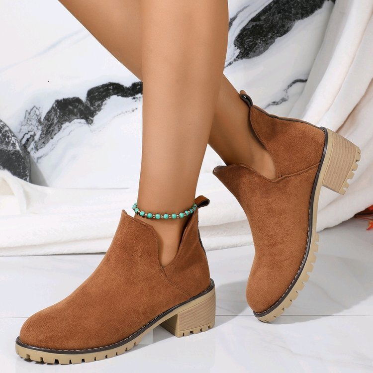 Large size thick heel women, 2024 autumn and winter new item, one foot Martin boots for women