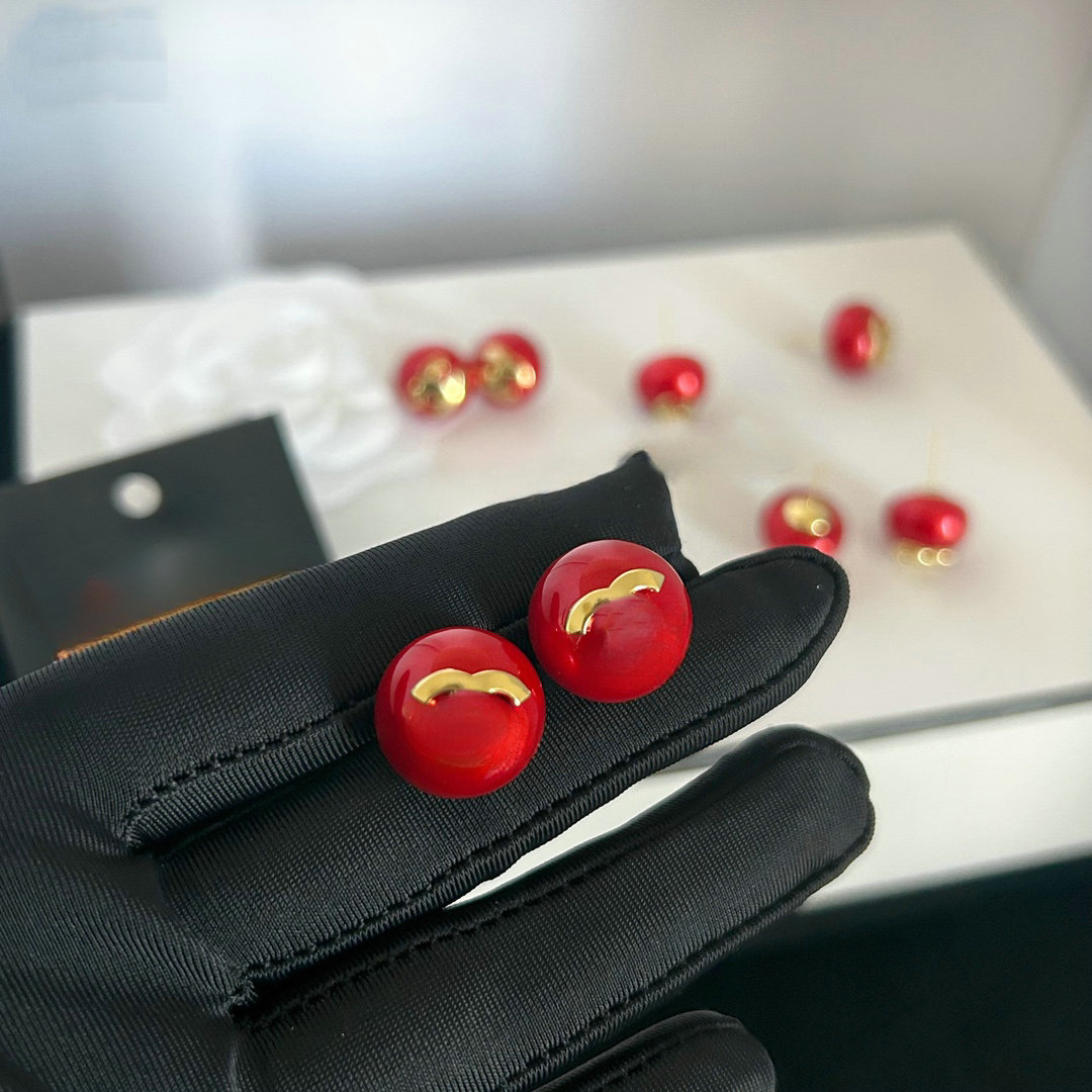 Designer Earrings Women's Personality Fashion Temperament Earrings Fashion Red Pearl Earrings Women Luxury Jewelry