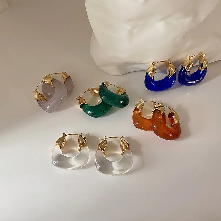 Vintage colored acrylic geometric block earrings for women goldplated transparent Ushaped resin ring 240927