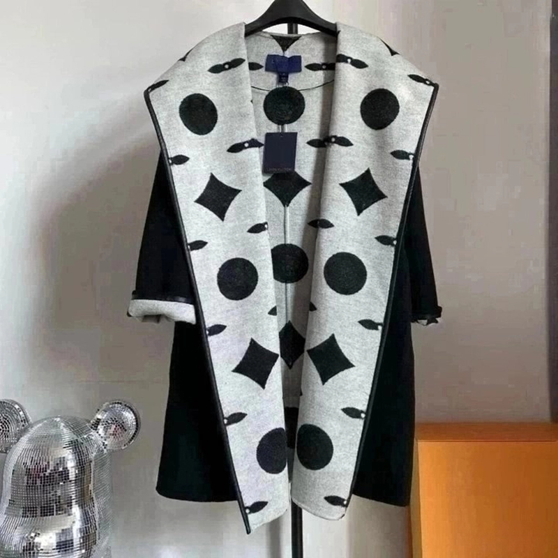 Women Outfit Woolen Overcoat 24SSAutumn Designer Coats Winter Classical Letter Print Hooded Luxury Outerwear Lady Long Bat sleeved Coat Cape