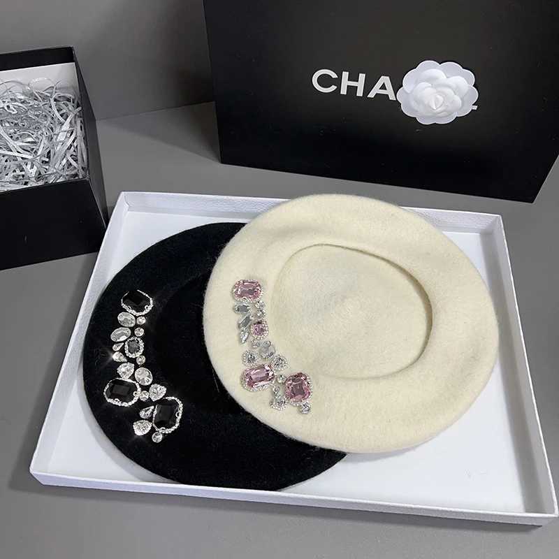 Womens winter beret made of soft wool and decorated with luxurious rhinestones fashionable and reserved as a warm hat for Chapeau women W240928