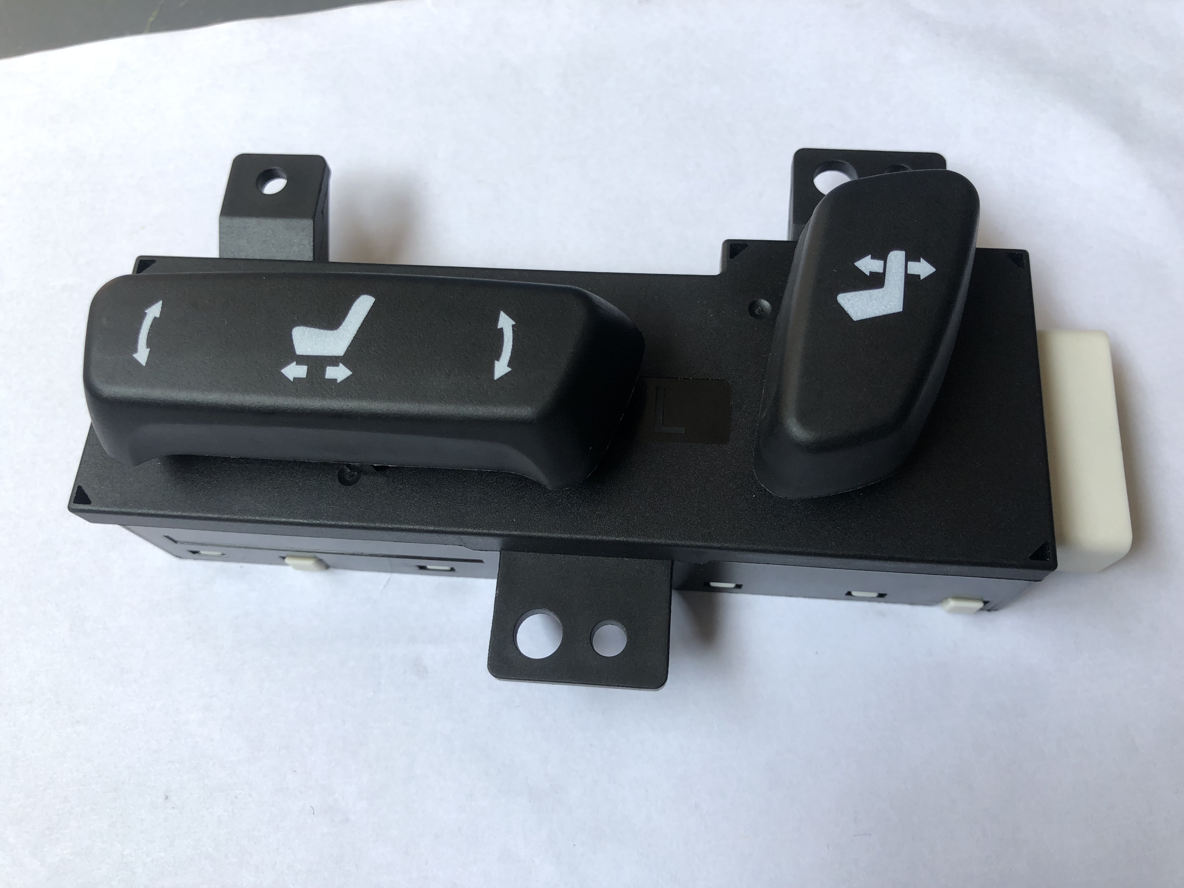 High quality automotive parts for Toyota passenger seat control buttons