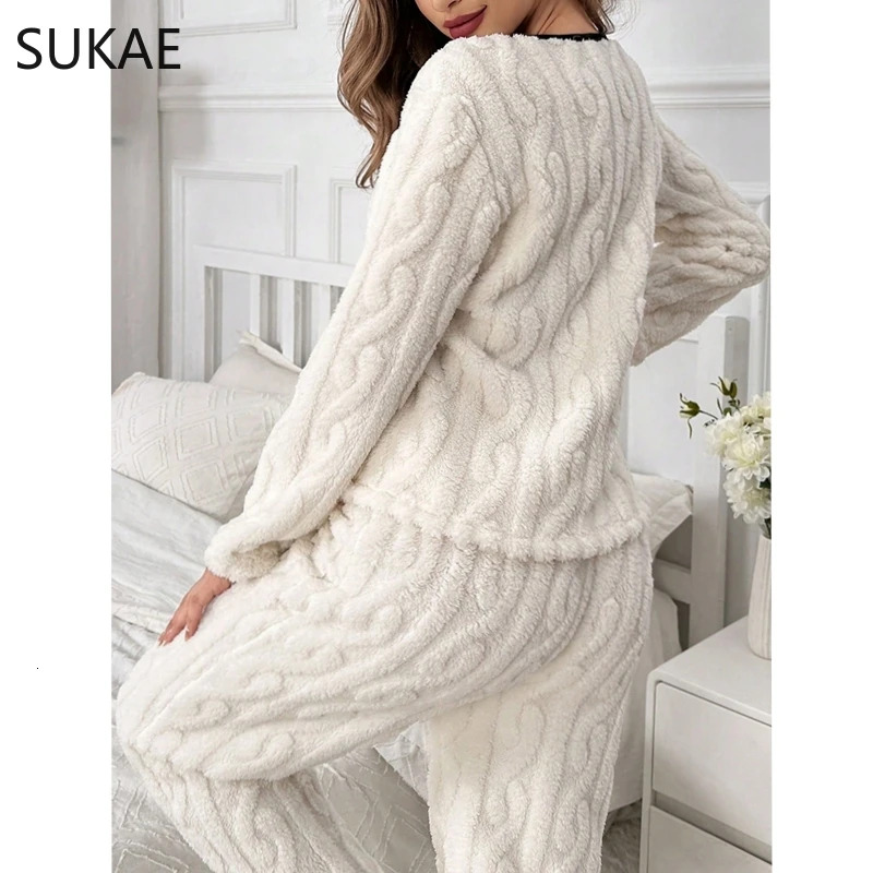 2024 Warm Winter Women Pamas Set Jacquard Fluffy Lady Sleepwear Elegant Plain White V-neck Lapel Thermal Pijamas Casual Nightwear