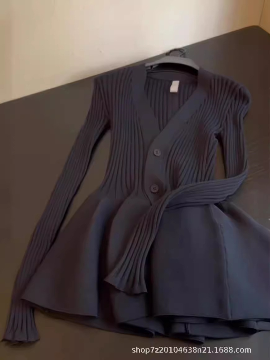 Spring Design Knitted Shirt For Women 2024 New Style Wer Bud Bottom V-neck Small Fragrant Long Sleeve Top