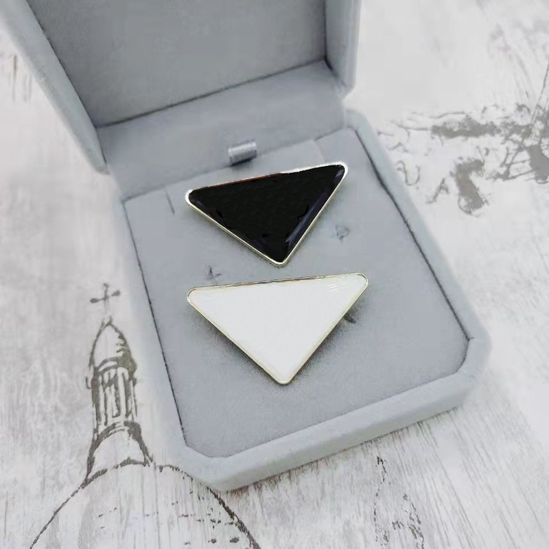 Vintage Women Men Brooches Pins Gold Silver Color Triangle Drip Oil White Black Luxury Brand Designer For Suit Party Wedding BRO005