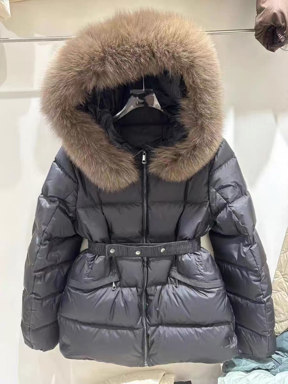 2024 New Winter Women Ultra Light Puffer Jacket Real Fox Fur Hooded White Duck Down Coat Female Warm Slim Parkas