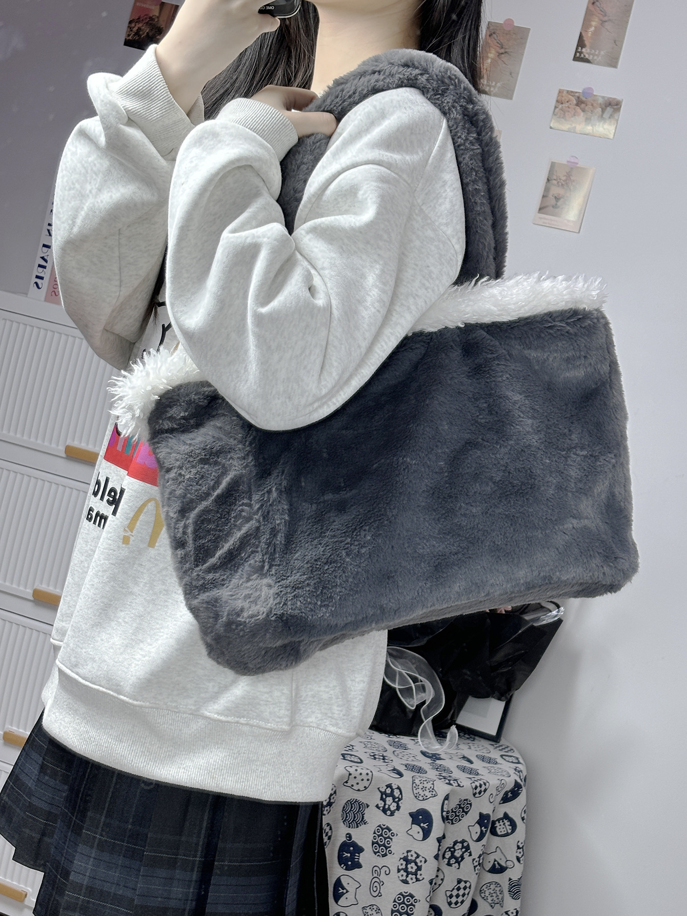 Large capacity commuter handbag summer new all-in-one niche plush warm all-in-one Tote shoulder bag