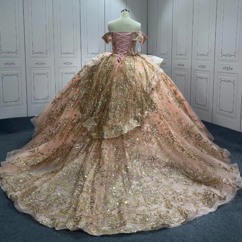 Pink Princess Quinceanera Dresses Off the Shoulder Ball Gown Sweet 16 Dress Beads Gold Appliques Lace Party Gown Vestidos 15 De Anos