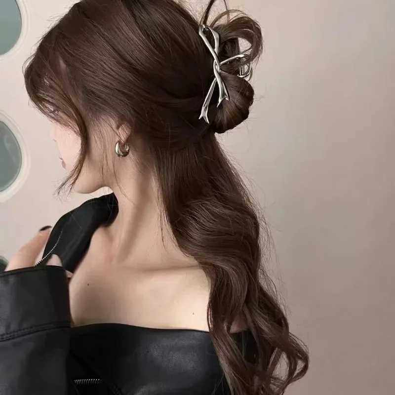 Korean geometric metal gold silver black gain bow knot hair clip womens thick and thin head accessories bead crab clip W240928