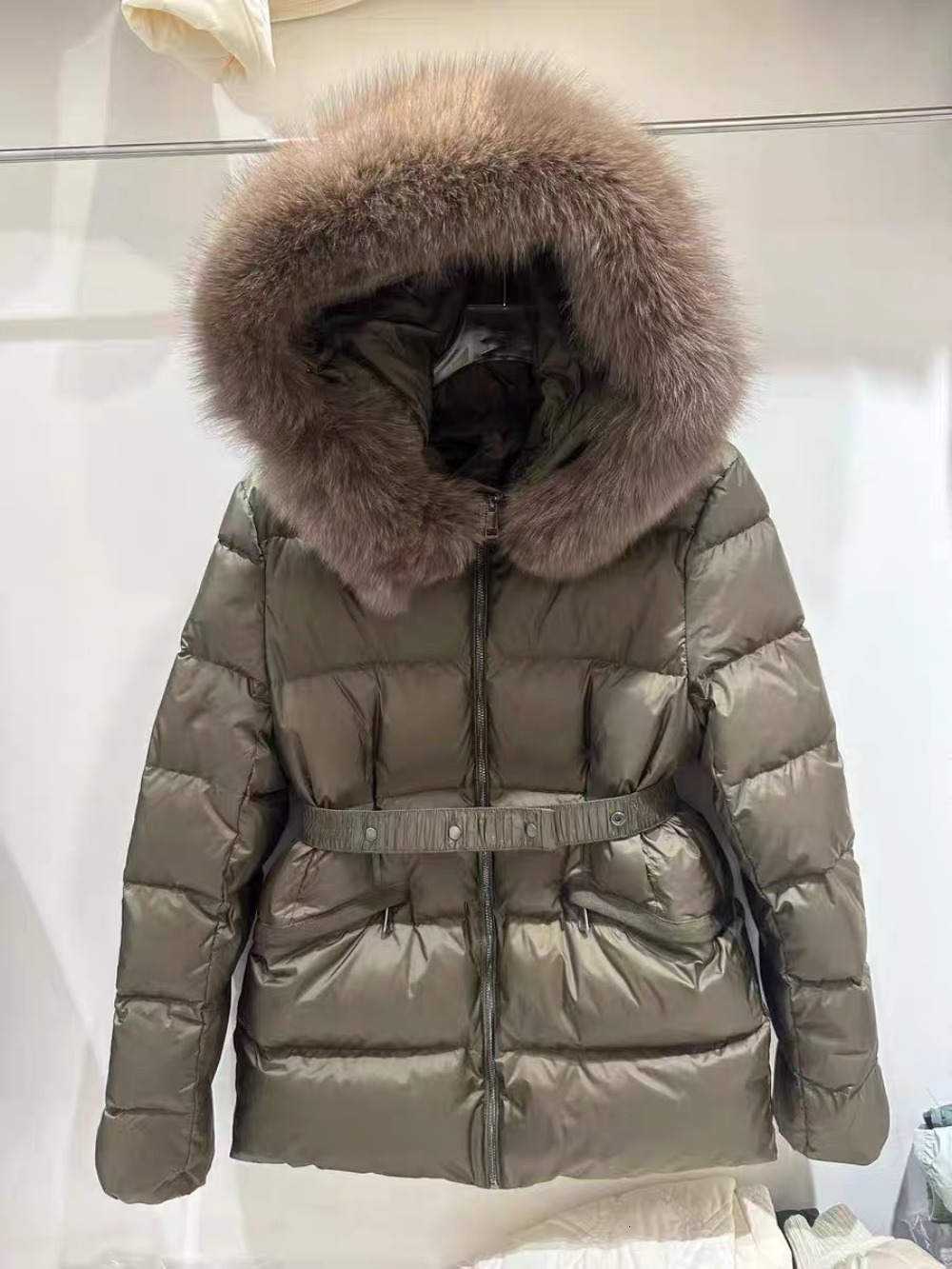 2024 New Winter Women Ultra Light Puffer Jacket Real Fox Fur Hooded White Duck Down Coat Female Warm Slim Parkas