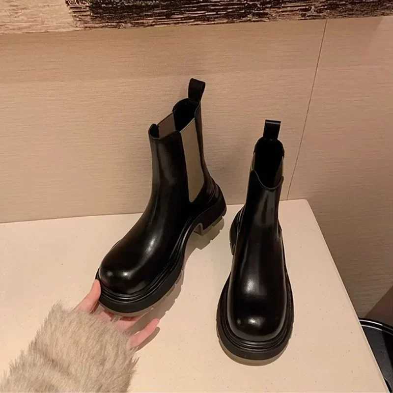 Boots chimney womens 2024 winter new item daily versatile mid length open school season Korean version boots Q240928 1846