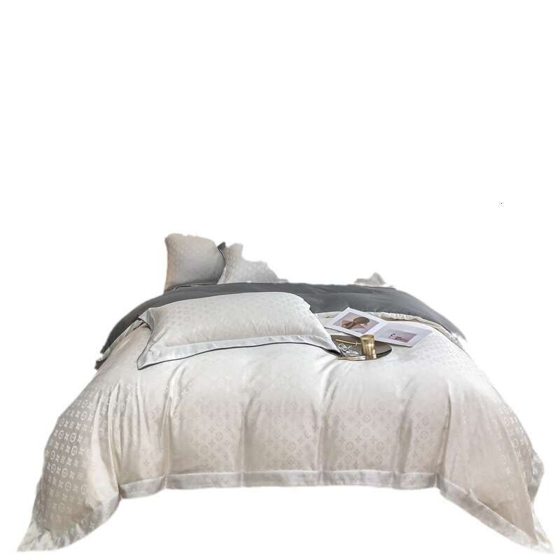Light Luxury Wind Bedding Four Washed Duvet Cover, Bed And Fitted Sheet Set Of Three Pieces, Heavenly Silk Naked Sleeping Style