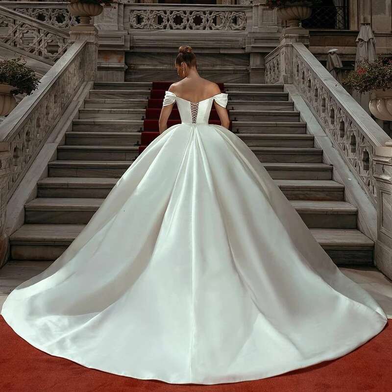 Charming Off The Shoulder Arabian Dubai Satin Wedding Dresses For Women A e Sweep Train Bridal Gowns 2024 Vestido De Noiva