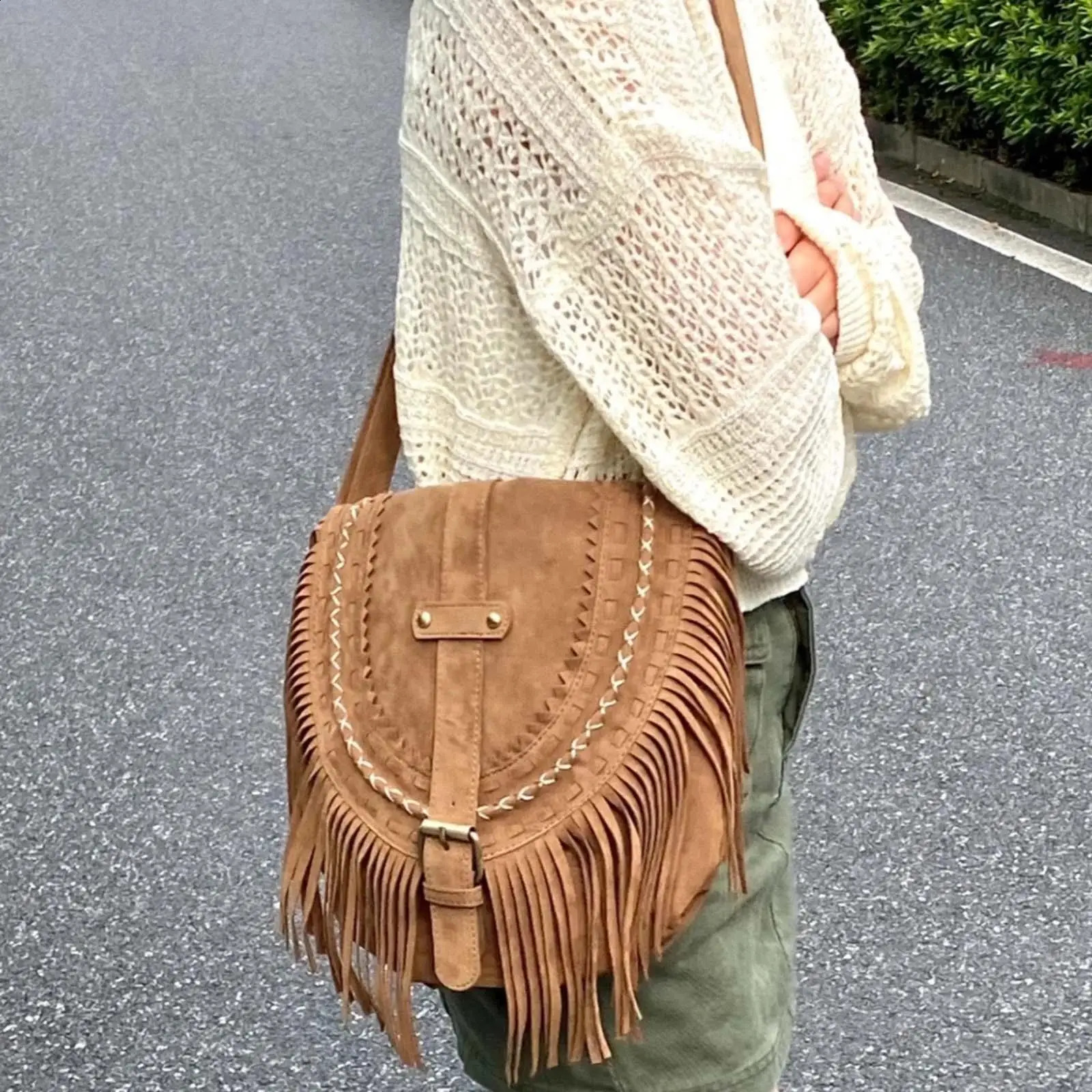 Fashionable retro handmade suede tassel shoulder cross messenger bag vintage Bohemian womens summer handbag 240923