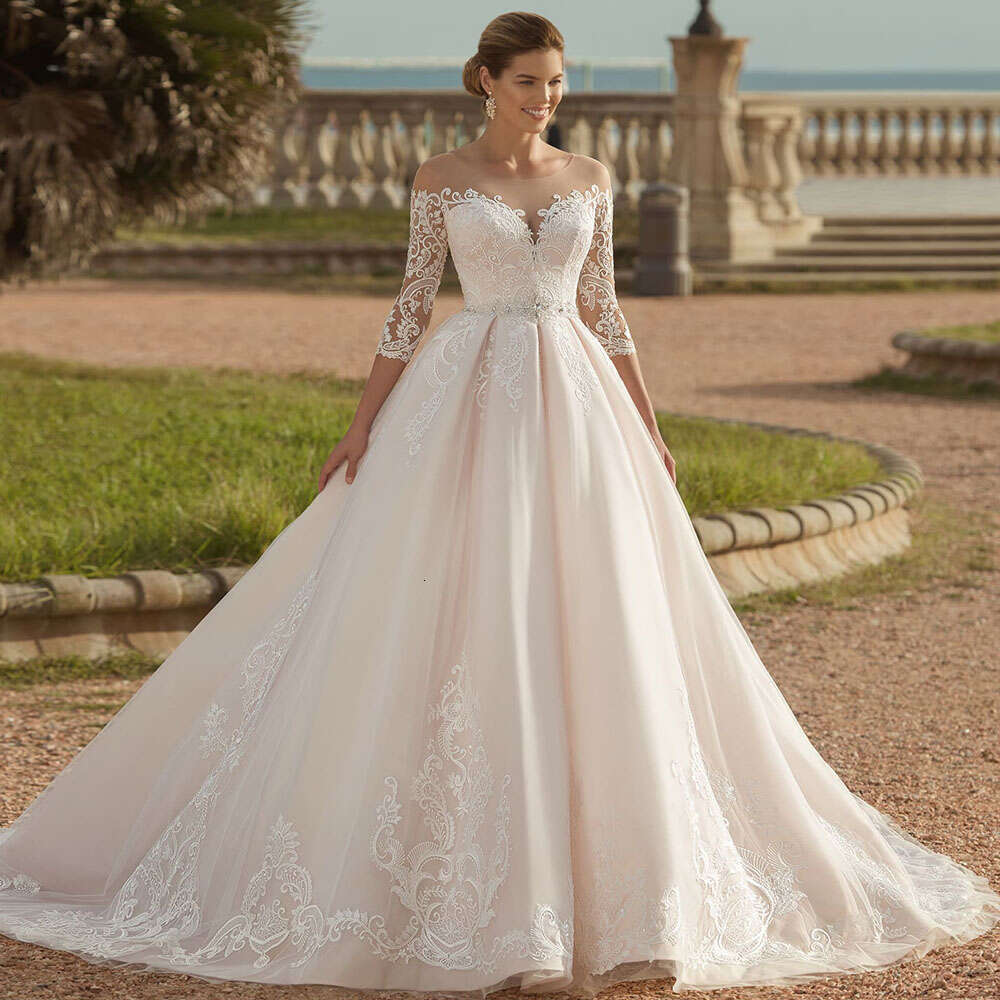 Elegant 3/4 Long Sleeves Wedding Dresses Scoop Sheer Neck Tulle Satin Appliques A e Bridal Gowns Lace